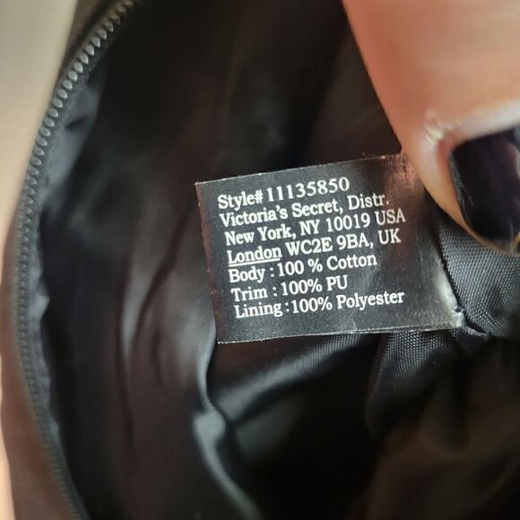 Victoria's Secret Roses Large Weekender Bag - Picture 10 of 12